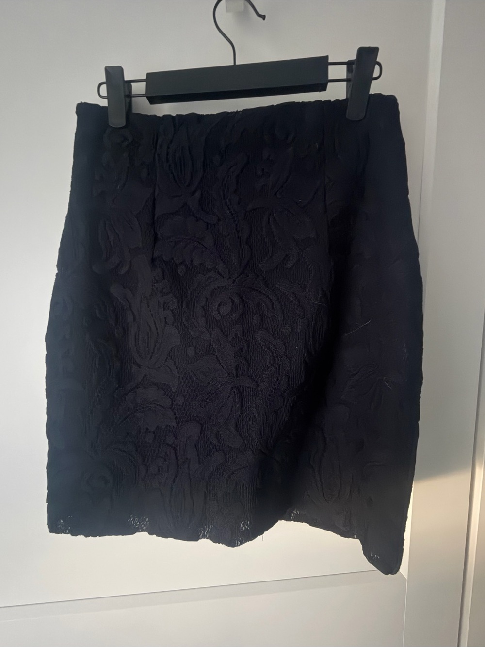 H&M Navy Floral lace Mini Skirt - size 6